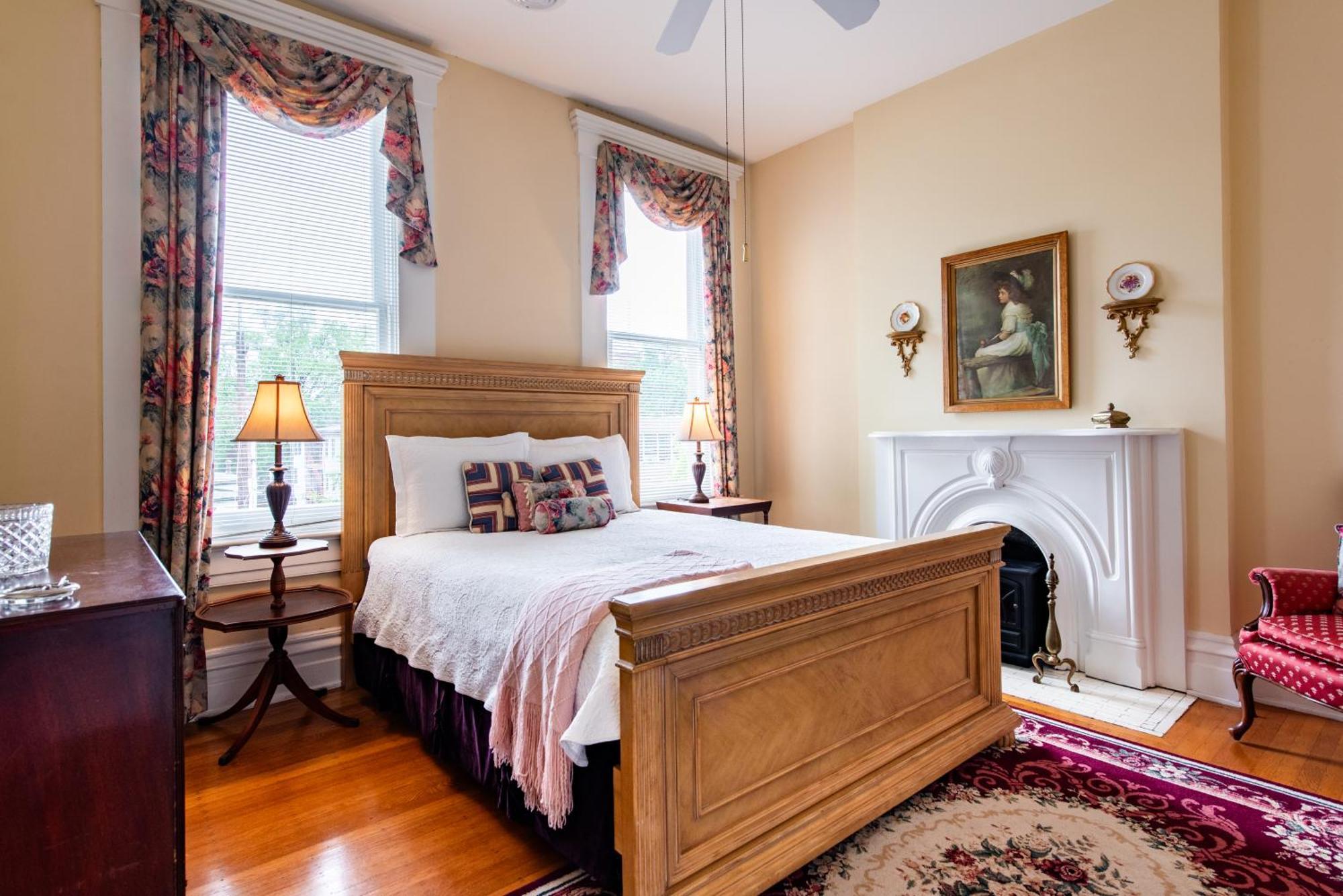 Dupont Mansion Bed & Breakfast Louisville Bagian luar foto