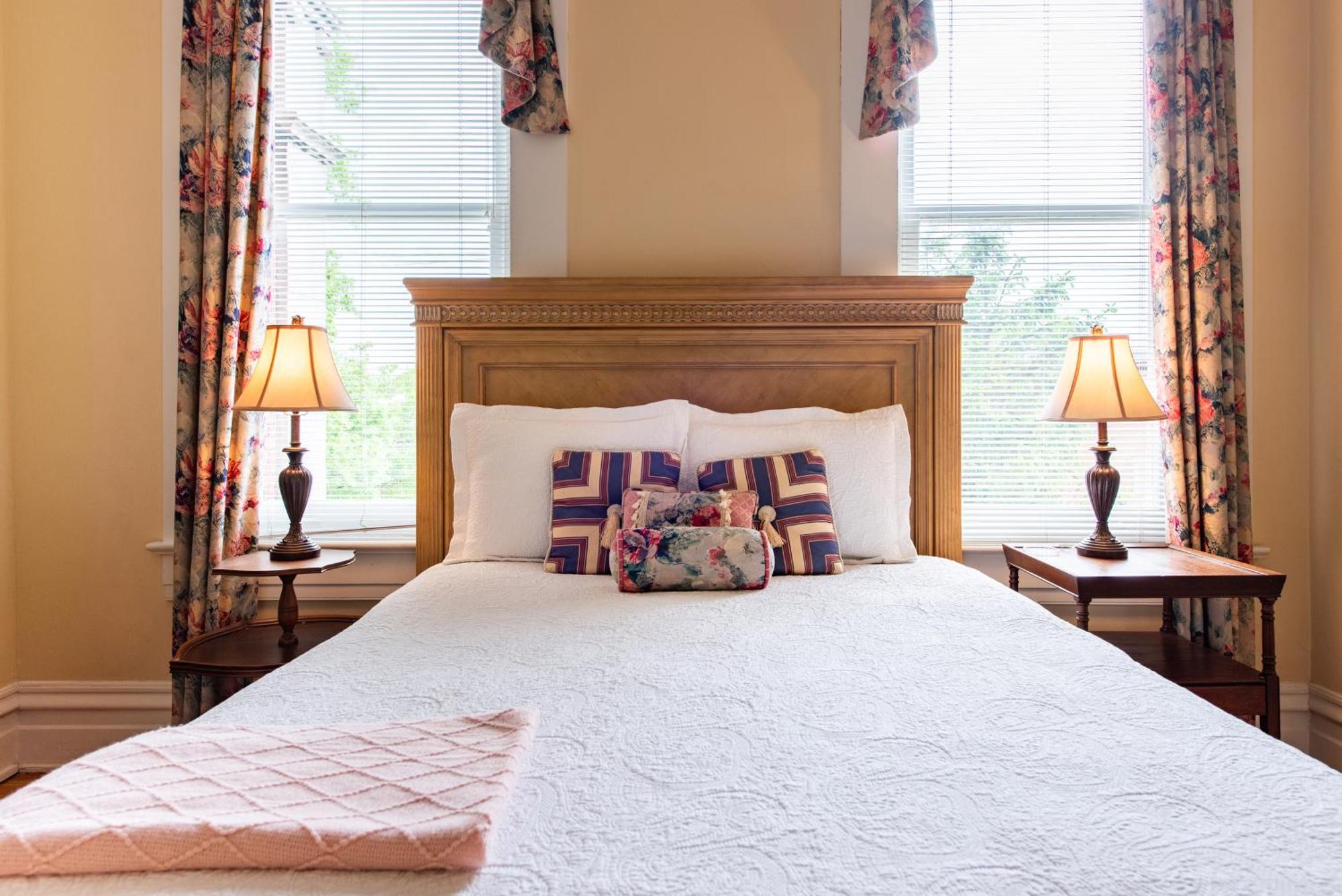 Dupont Mansion Bed & Breakfast Louisville Ruang foto