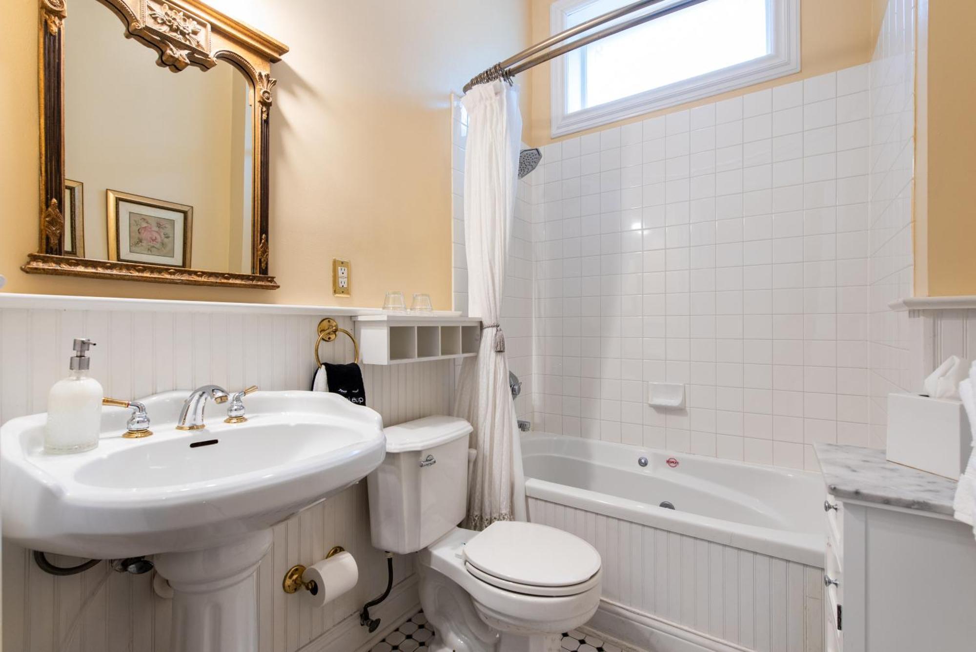 Dupont Mansion Bed & Breakfast Louisville Ruang foto